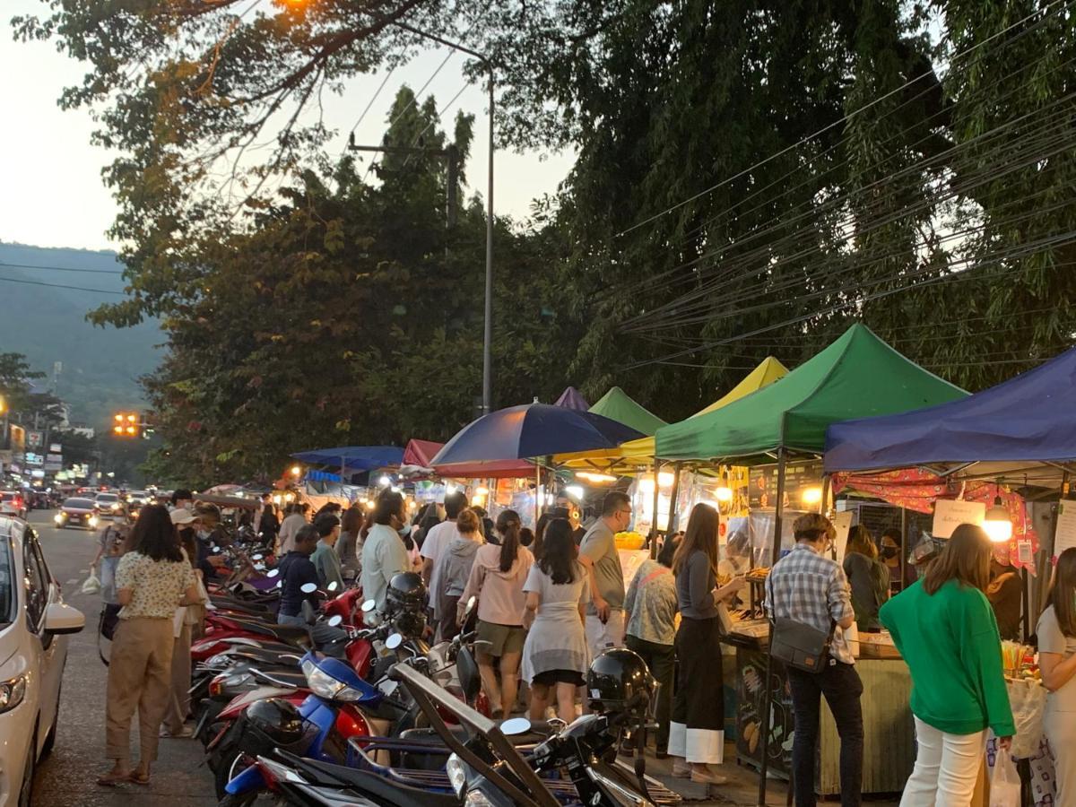 לינה וארוחת בוקר צ'יאנג מאי Kiang Mo Gumpuju מראה חיצוני תמונה